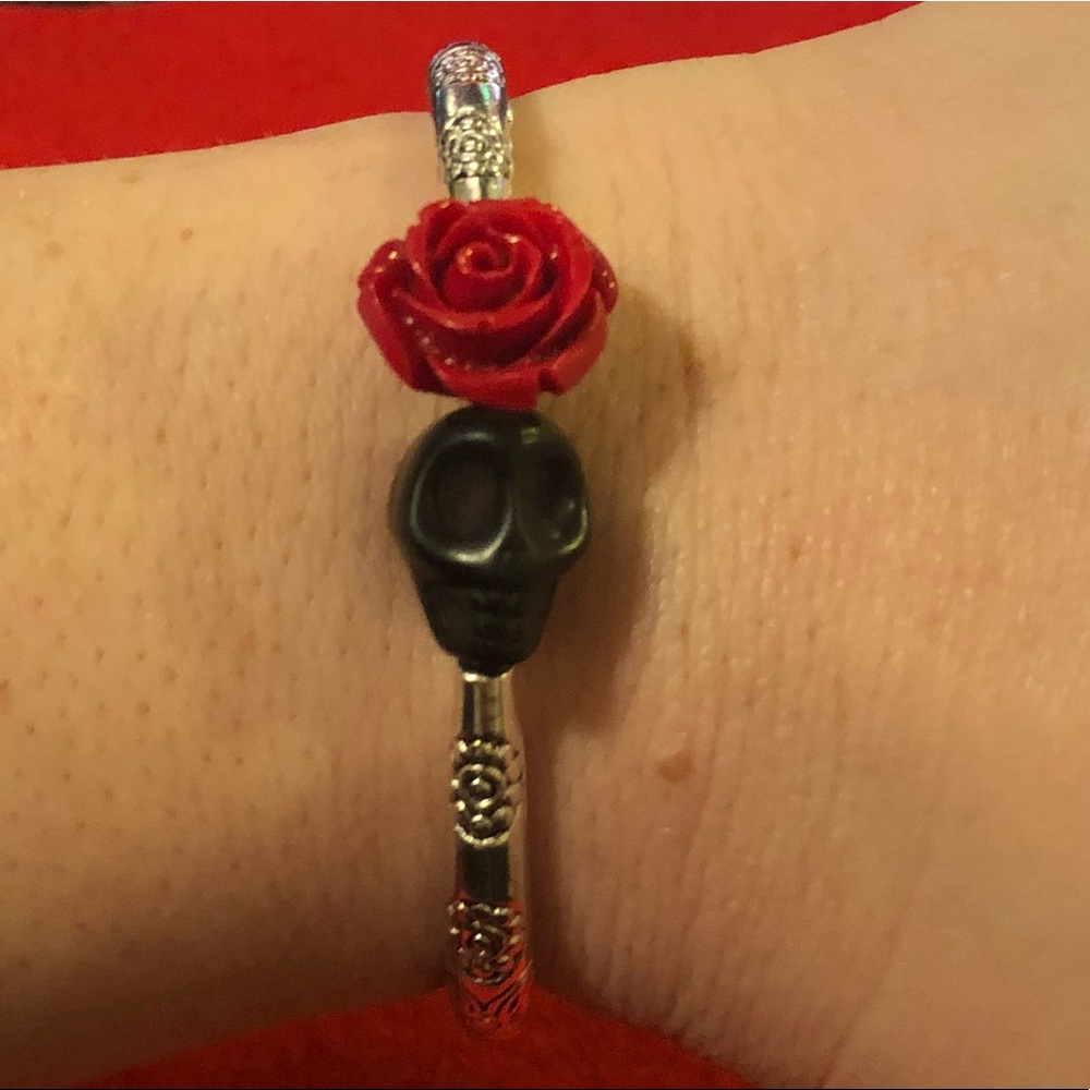 Skull 💀 & Rose 🌹 Bracelet!!